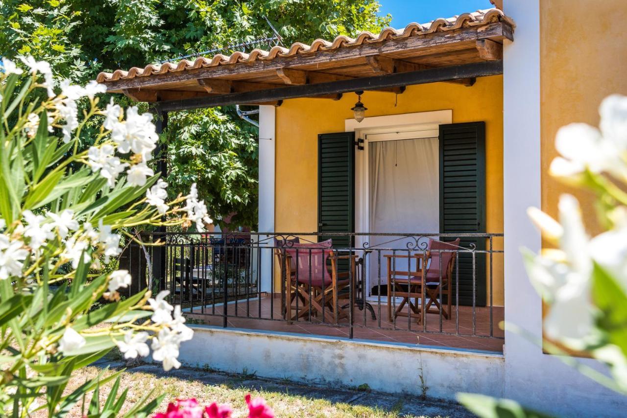 Nemorosa Holiday Houses Méson Yerakaríon Exterior foto